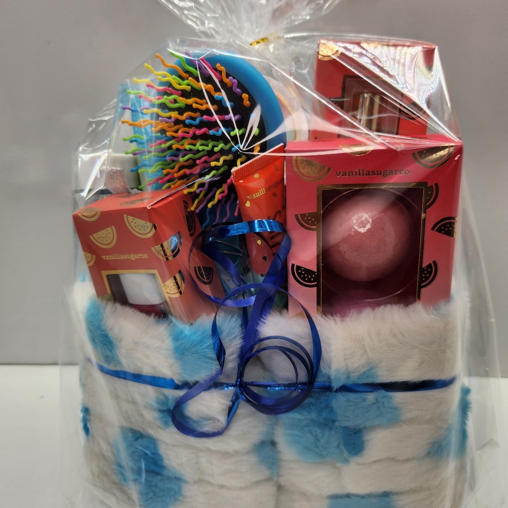 Mother's Day Gift Set Blue 12 piece Beauty gift set Shoe size 8 -10.